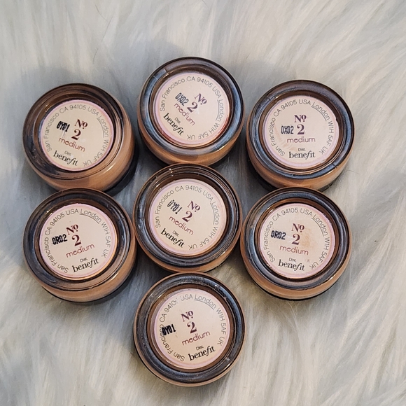 Benefit Erase Paste Brightening Concealer #2 Medium one jar - Picture 2 of 3